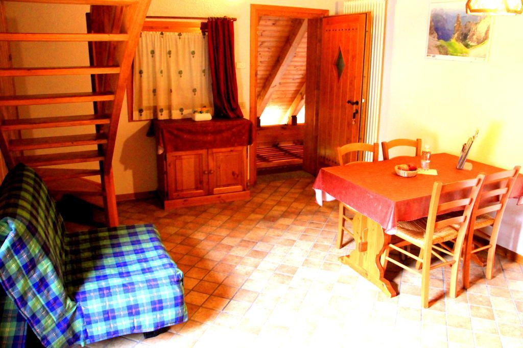 Agriturismo Pian Dei Tass Barcis Habitación foto